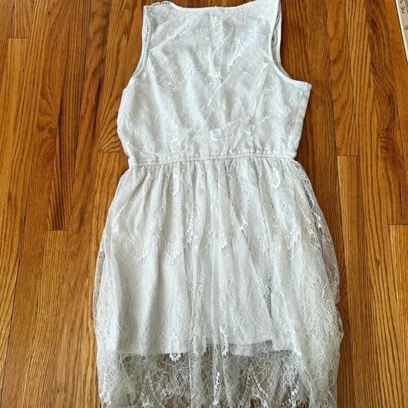 Forever21 lace dress - Picture 5 of 7